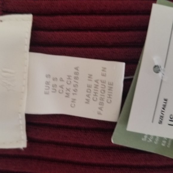 H& M V Neck Cardigan Maroon Size Small - Picture 5 of 9